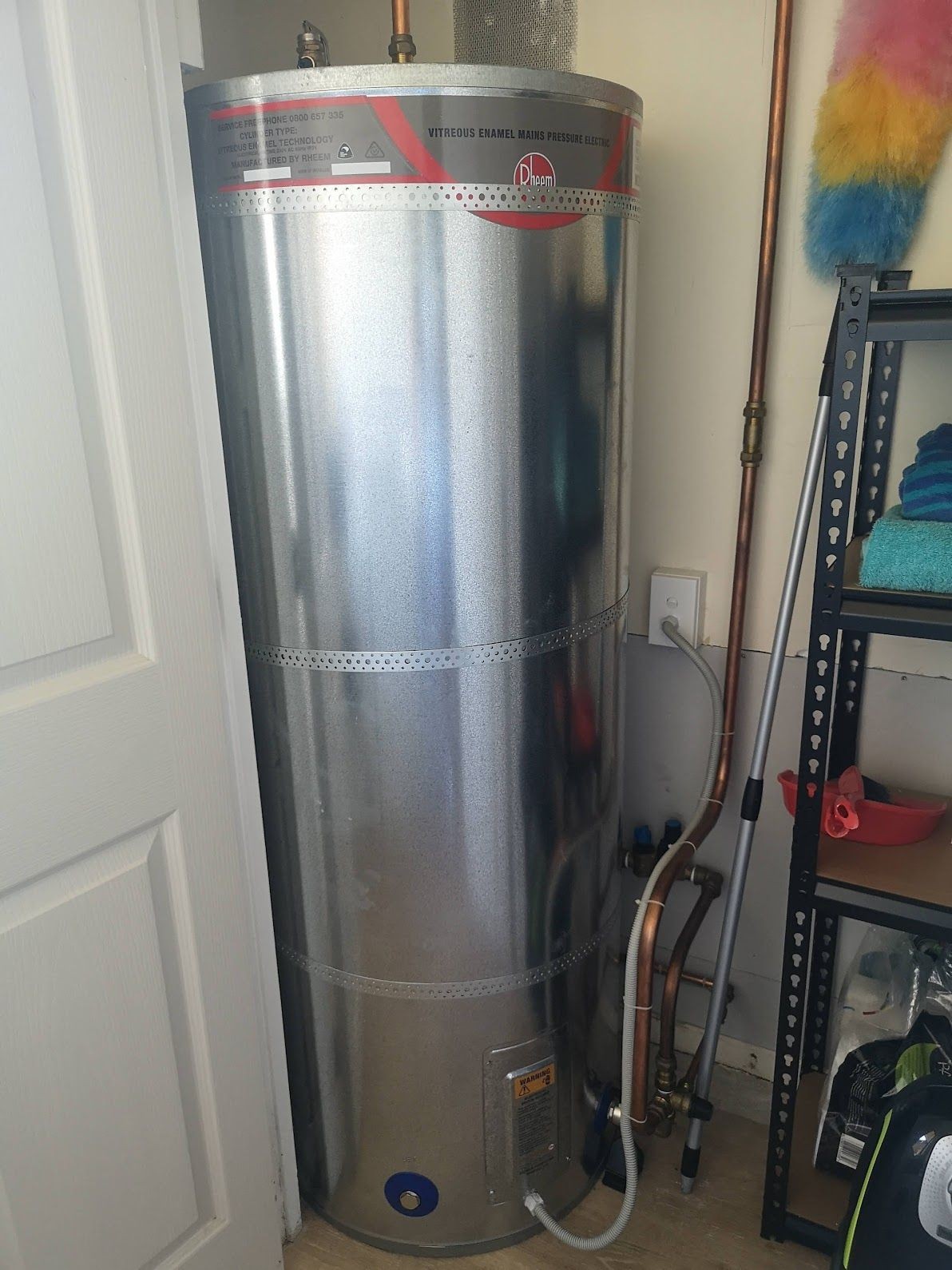 Hot water cylinder install